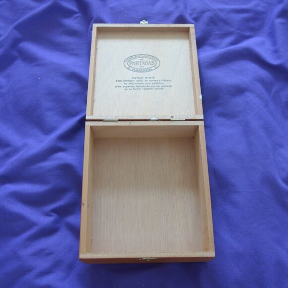 Flor de Tabacos De Partagas YES Habanos 8-9-8 Cigar Box *Box Only NO Cigars* - Picture 12 of 14